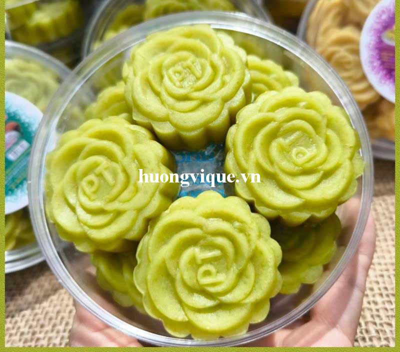 Bánh Đậu Xanh Lá Dứa Nhân Dừa