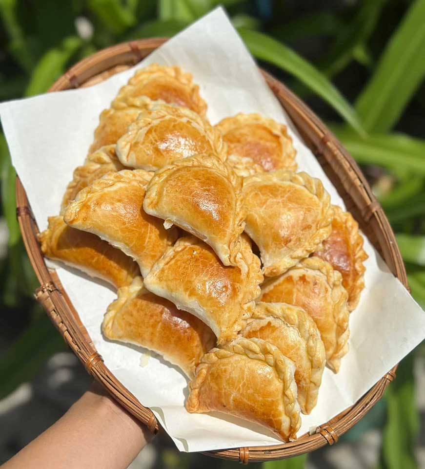 Bánh Quai Vạc Nhân Khóm